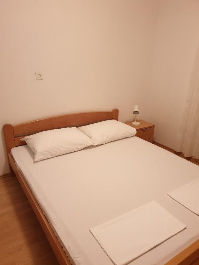 Apartments And Rooms With Parking Space Metajna, Pag - 4120 Dış mekan fotoğraf