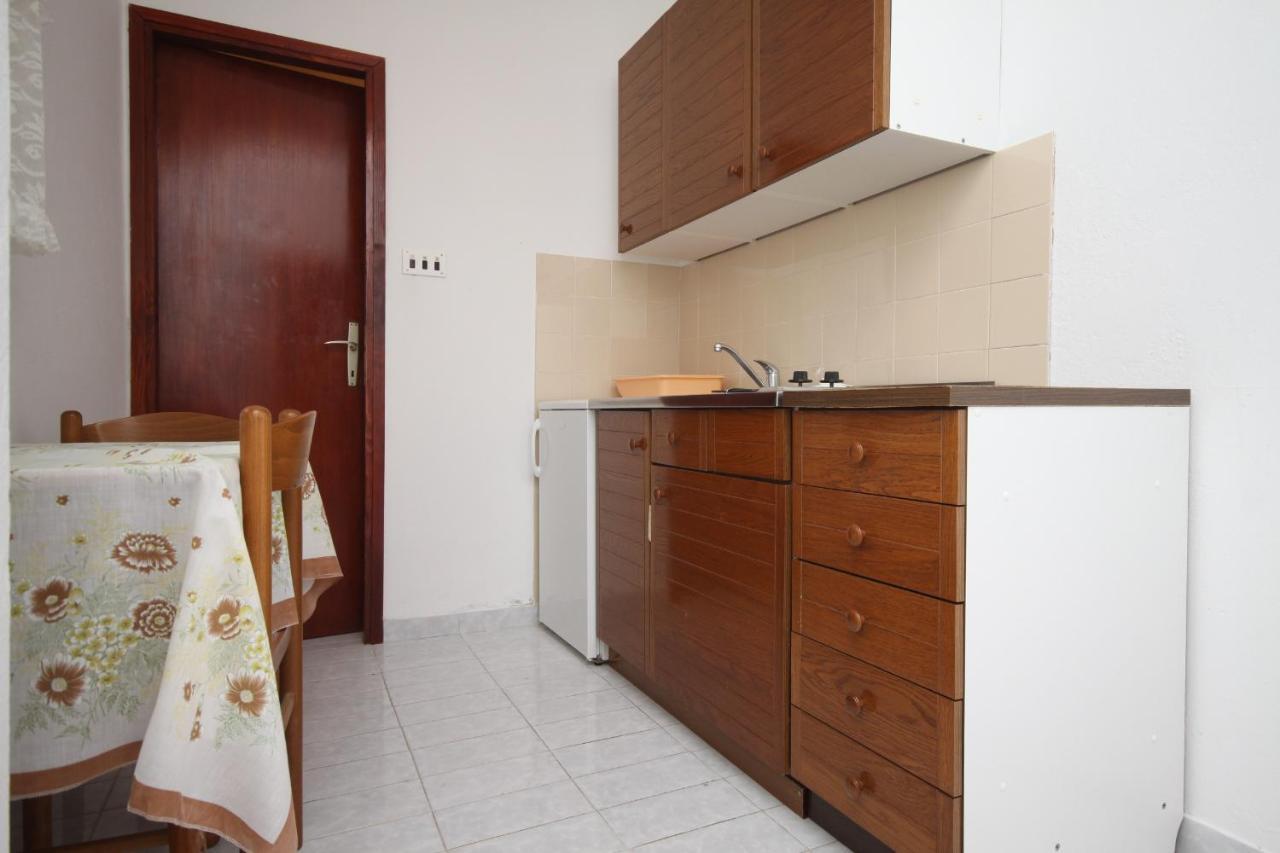 Apartments And Rooms With Parking Space Metajna, Pag - 4120 Dış mekan fotoğraf